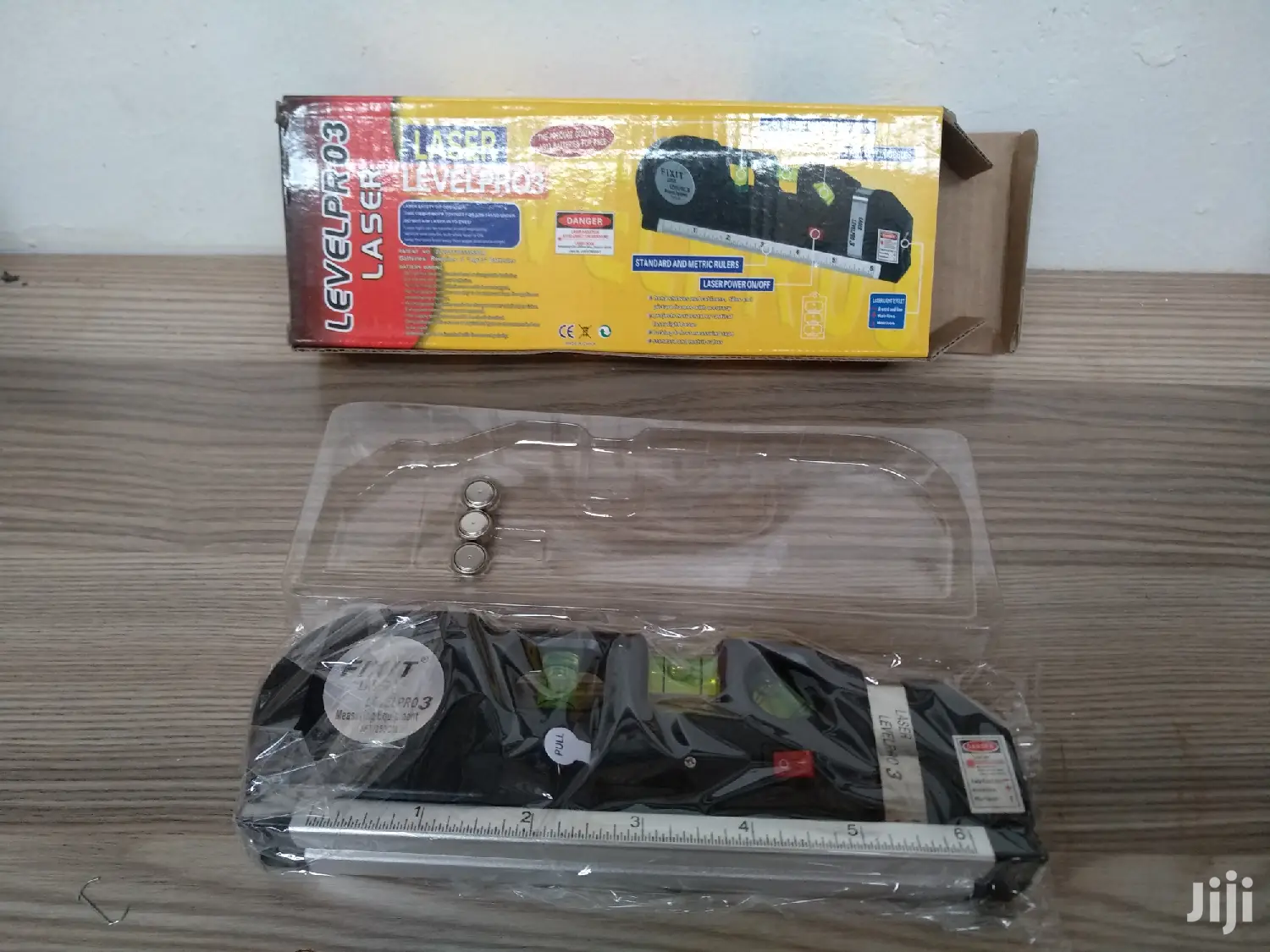Laser Tape Measure Pro 8ft