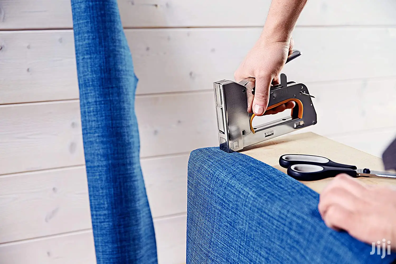 Rapid Pro R33E Staple Gun With Trigger