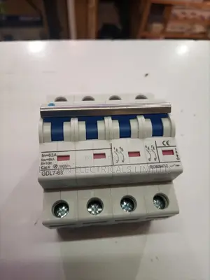 Dc Circuit Breaker 4P