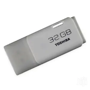 Toshiba 32GB FLASH DISK - White