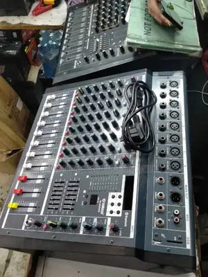 Yamaha 8 Channels Powered Mixer