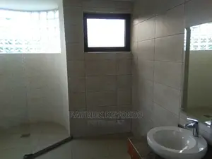 Exactive 3bedroomed Apartment With DSQ to Let