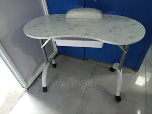 Manicure Table