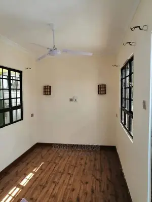 Shipping Container Into a Bedsitter