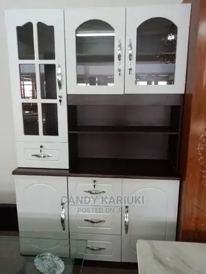 Spacious Kitchen Cabinet