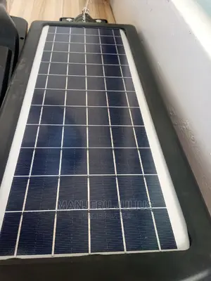 160 Watts Solar Streetlight