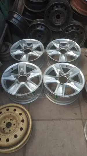 Toyota Land Cruiser Rim Size 18 Set