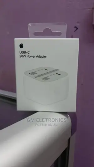 USB-C 20 W Power Adapter .