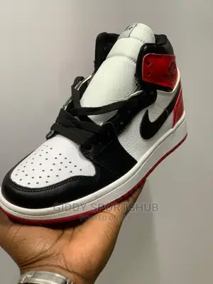 Air Jordan 1 Stocked Now in Various Colours 
Sizes 40——45