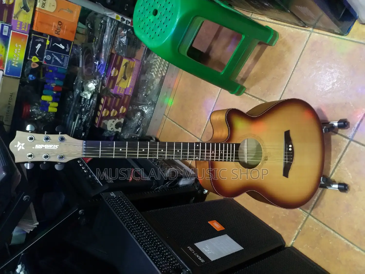 Big Box Guitar