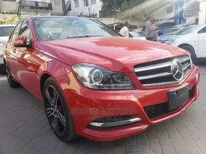 Mercedes-Benz C180 2014 Red