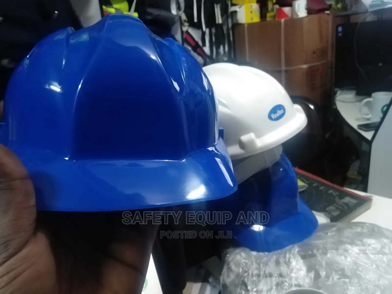 Safety Helmets With Adjustable Knob