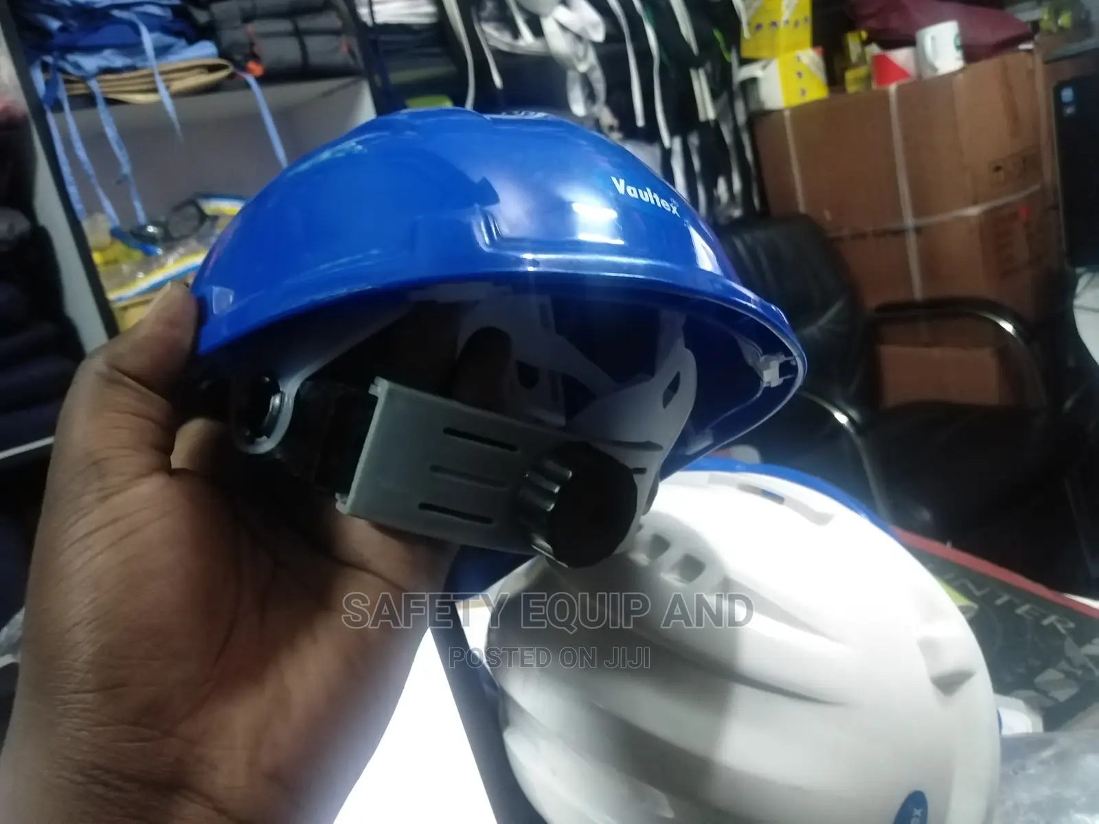 Safety Helmets With Adjustable Knob
