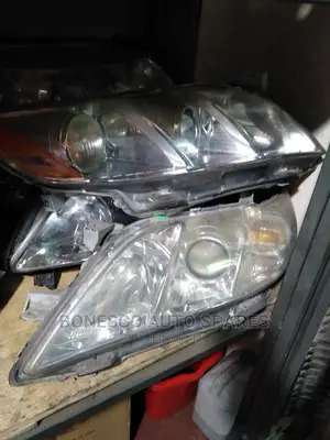 Toyota Camry Nonxenon Headlights