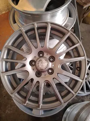 Original Rims Size 15 Inch Set 5 Holes Free Fitting.