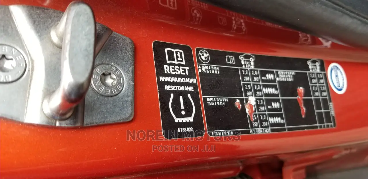 BMW X1 2015 Orange