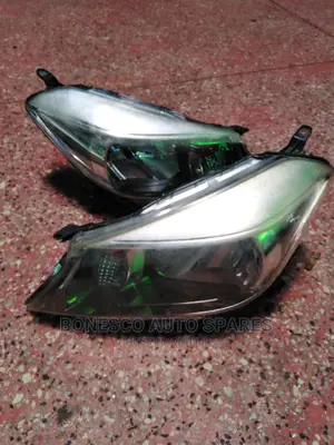 Toyota Vitz Jewela Nonxenon Headlights