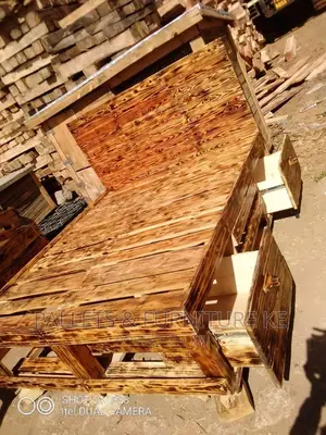 Burned Effects Pallet Bed 4 By 6