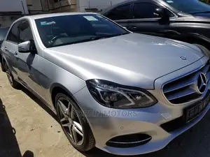 Mercedes-Benz E200 2014 Silver
