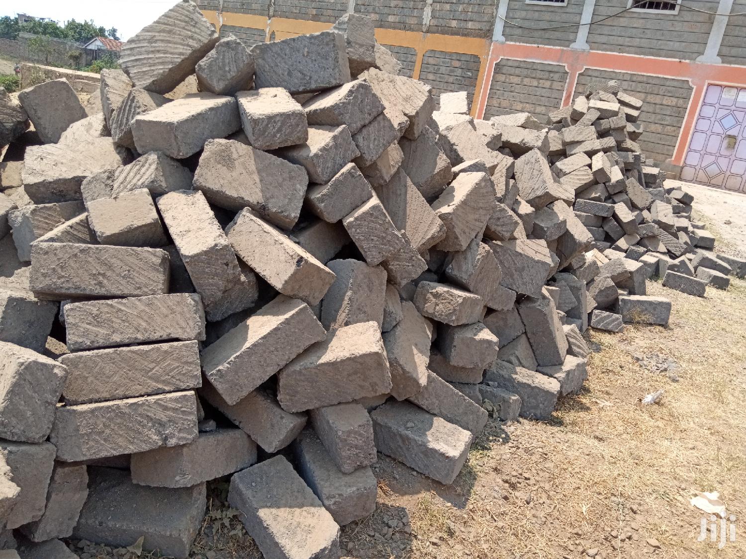 Ndarugo/Machine Cut Stone