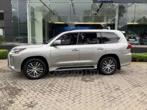 Lexus LX 2016 Silver