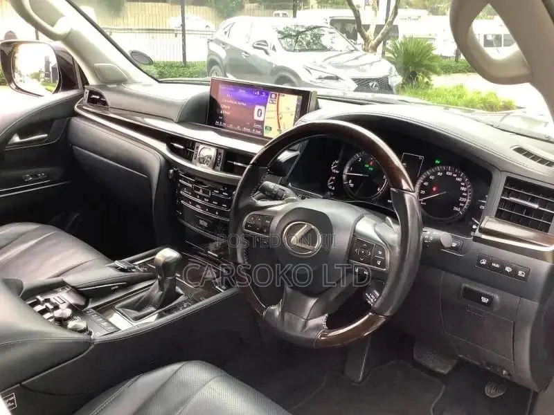 Lexus LX 2016 Silver