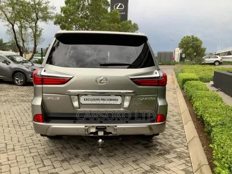 Lexus LX 2016 Silver
