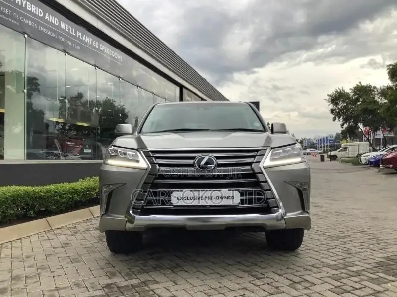 Lexus LX 2016 Silver