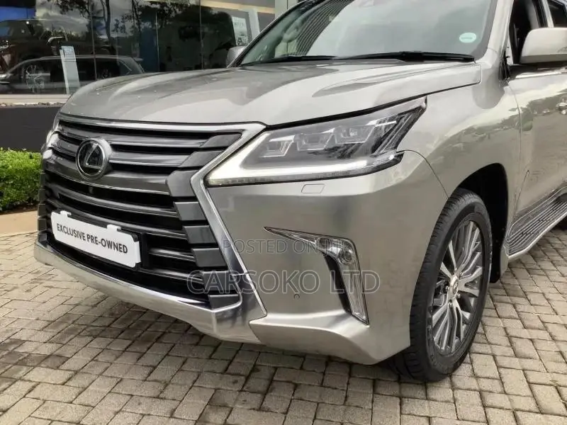 Lexus LX 2016 Silver