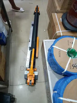 Tile Cutting Machine