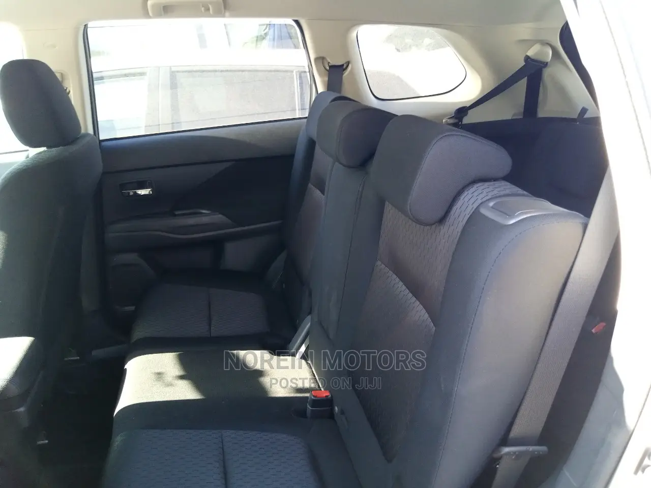 Mitsubishi Outlander 2015 White