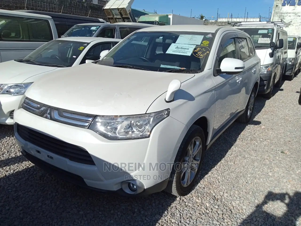Mitsubishi Outlander 2015 White