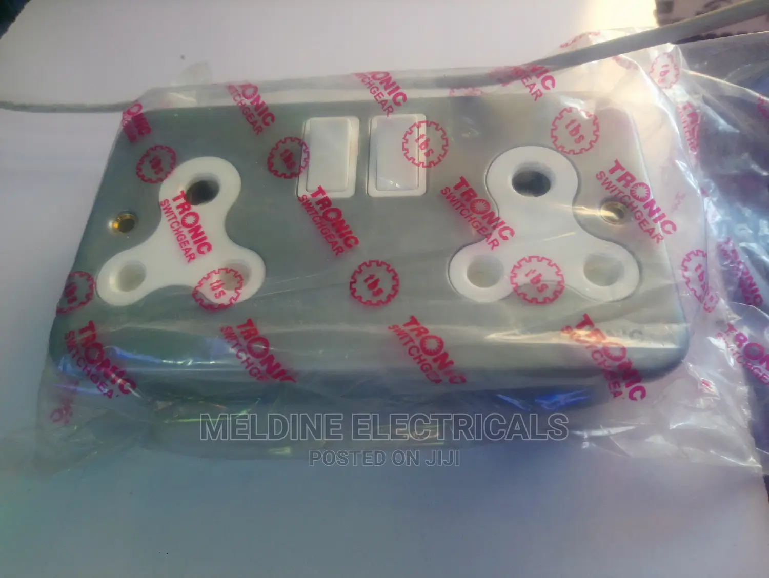 15A Metal Twin Socket.
