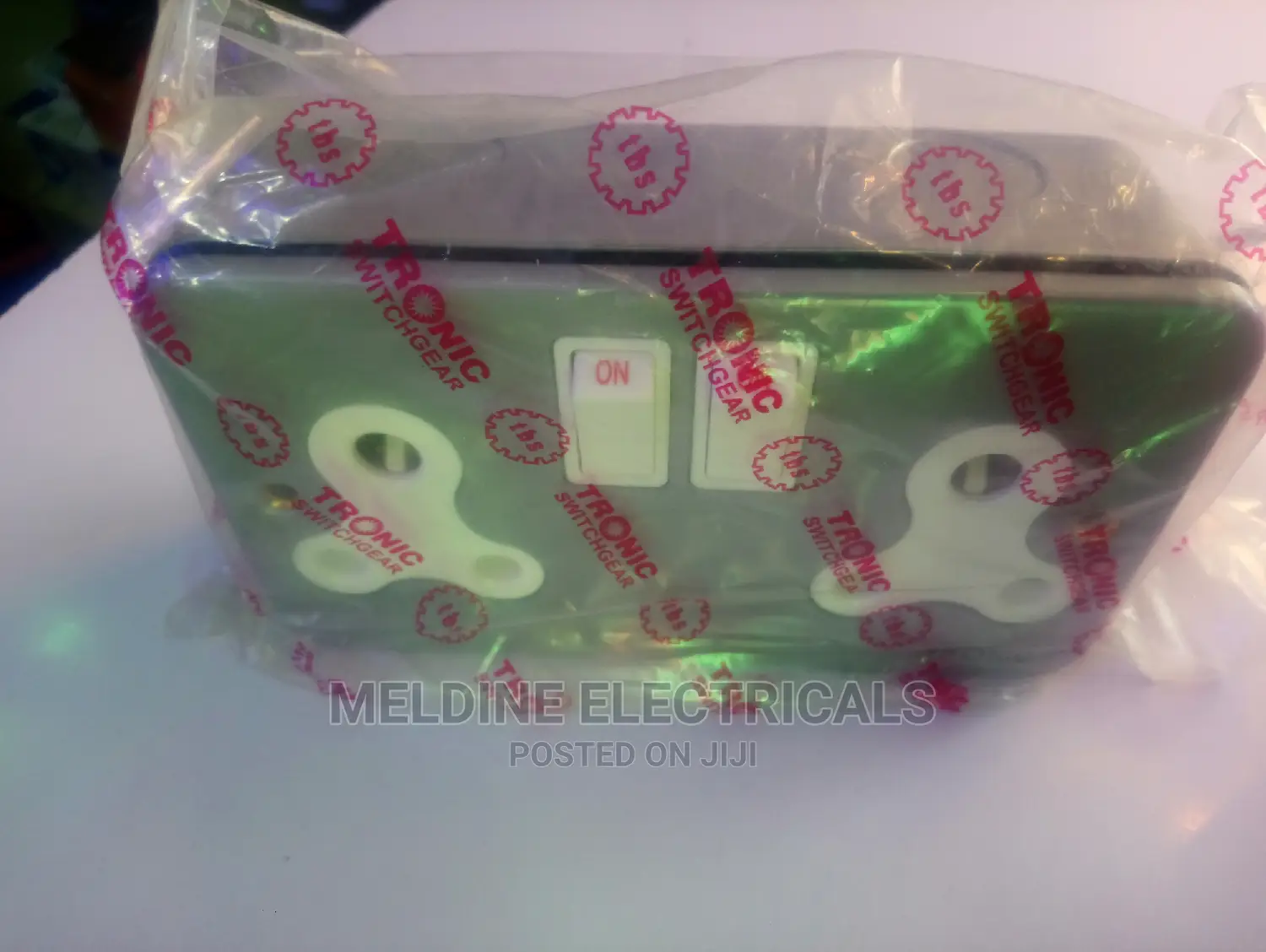 15A Metal Twin Socket.