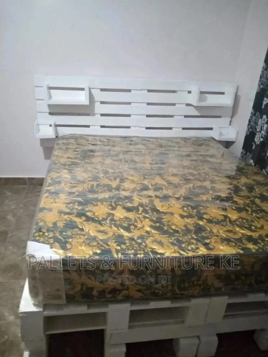 5 by 6 Pallet Bed