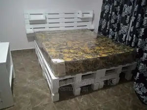 5 by 6 Pallet Bed