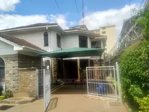 Amazing 4bedroomed Maisonette With Dsq to Let