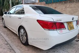 Toyota Crown 2014 White