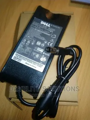 Dell Laptop Charger. Pa 1900 02D. 19.5V 4.62A 90W