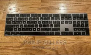 Apple's Space Gray Magic Mouse, Keyboard1800