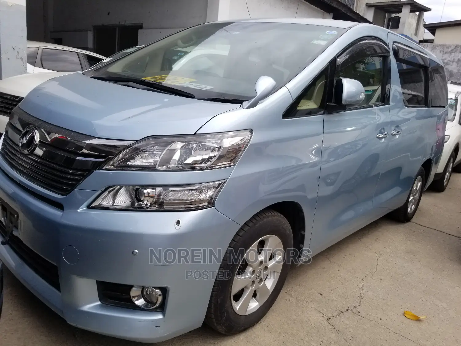 Toyota Vellfire 2014 Blue