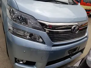 Toyota Vellfire 2014 Blue