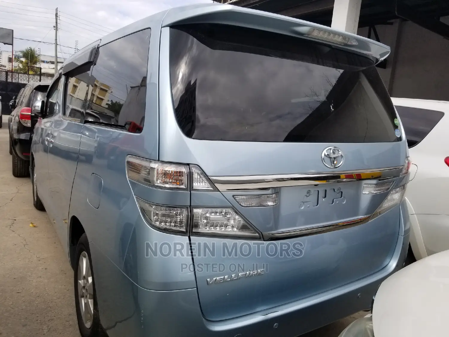 Toyota Vellfire 2014 Blue