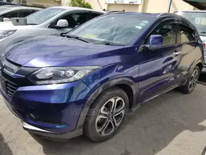 Blue 2014 Honda Vezel: Achieve Style and Comfort