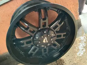 Toyota Land Cruiser Alloy Rim Size 20.