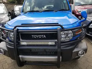 Toyota FJ Cruiser 2014 Blue