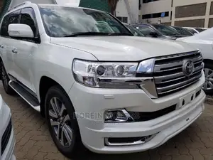 Toyota Land Cruiser 2016: Reliability Meets Off-Road Capability