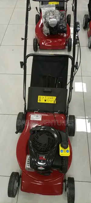 4.0hp Briggs and Stratton Lawn Mower Machine 1