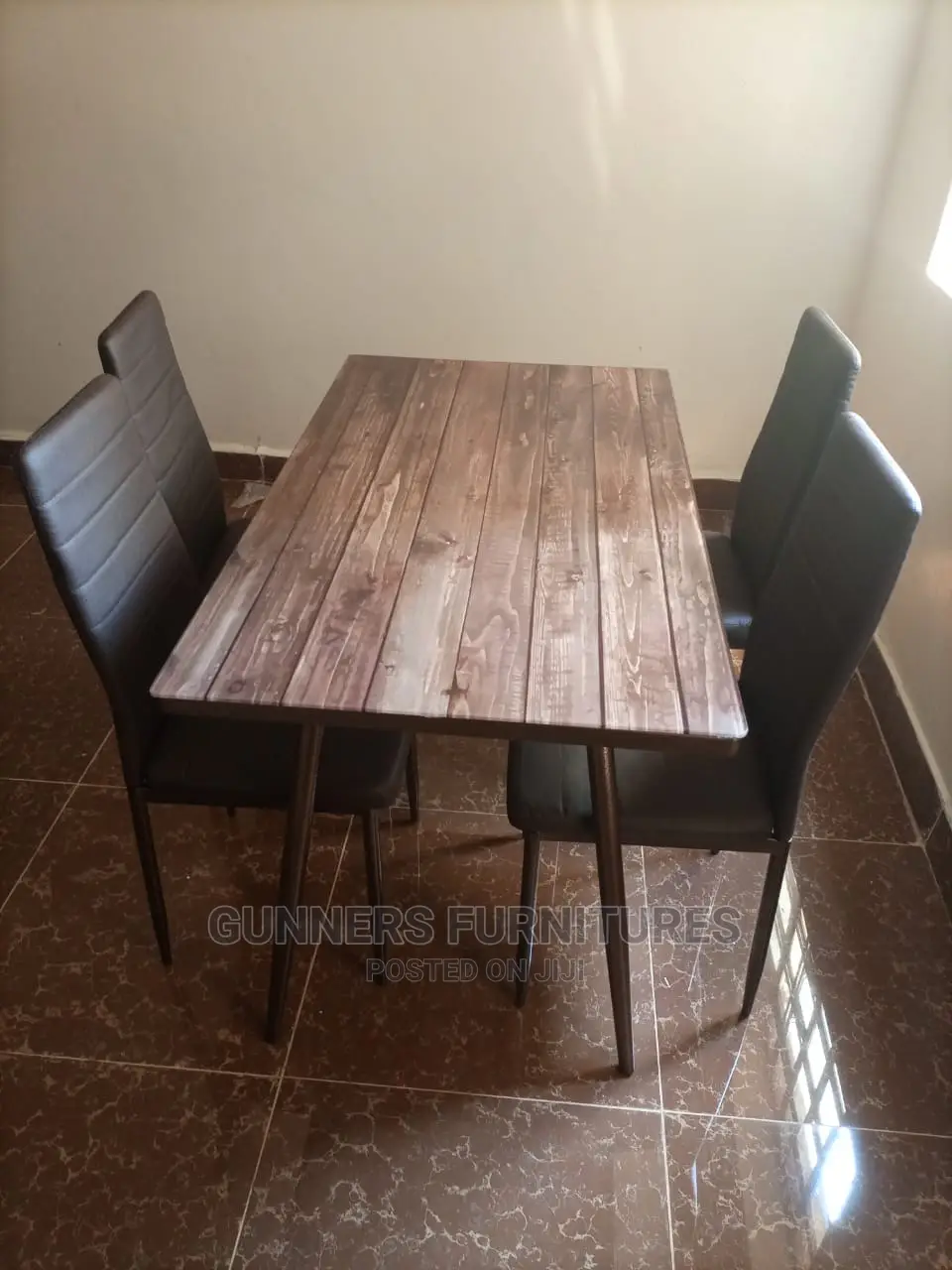 4 Seaters Dining Table.