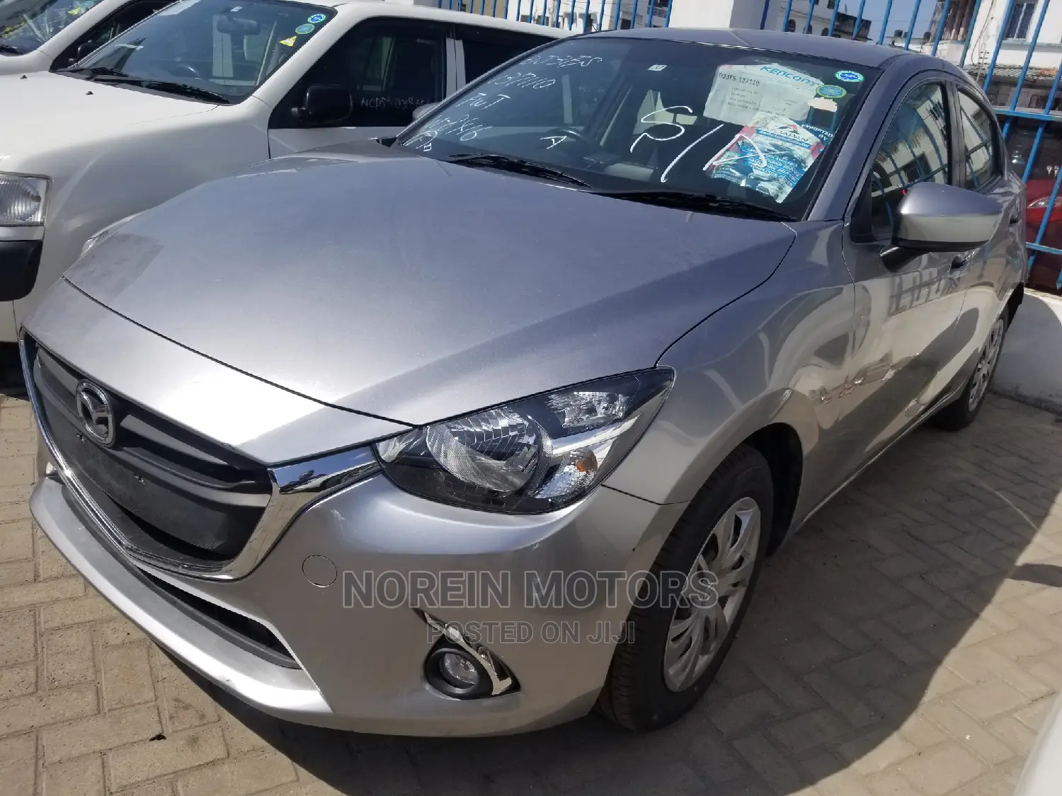 Mazda Demio 2015
